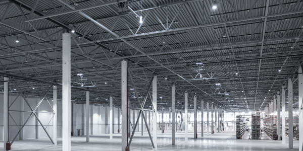 Reformas Integrales de Naves Industriales en Alcobendas · Instalación de Iluminación Eficiente