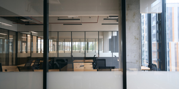Reformas Integrales de Oficinas y Despachos en Alcobendas · Diseño e Instalación de Paneles Divisorios